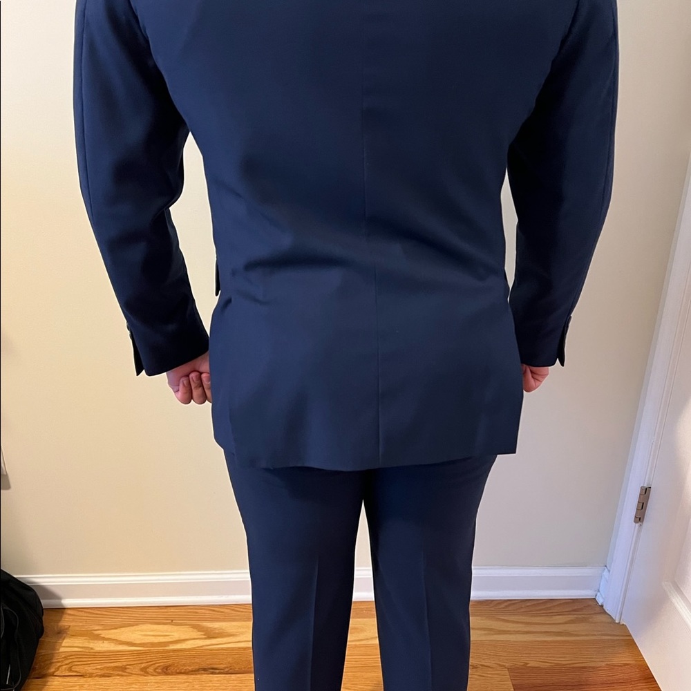 32x32 suit
